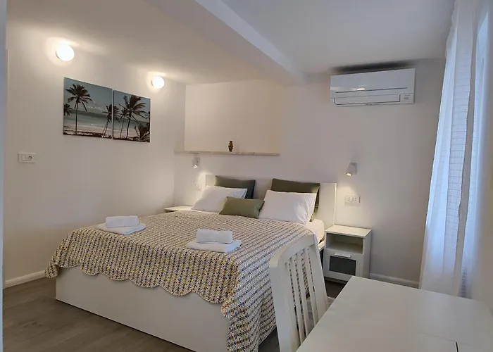 Vodaric Cres