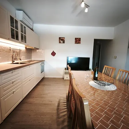 Vodaric Cres